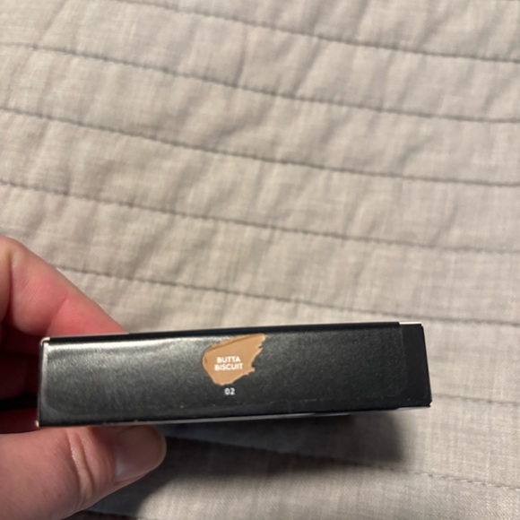 NWT Fenty Beauty Cheeks Out Cream Bronzer - Butta Biscuit - Picture 2 of 2